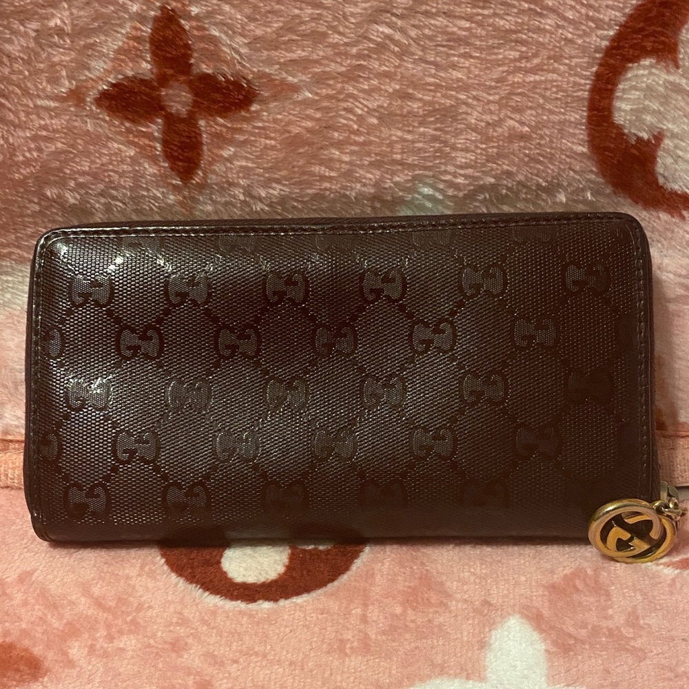 Beautiful Gucci Zipper Wallet